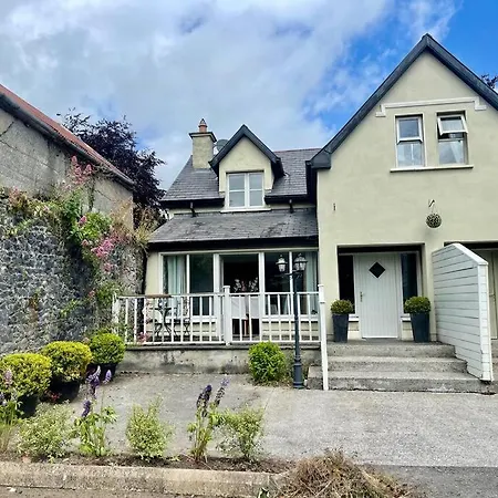 Elegant Townhouse Steps From Historic Birr Castle Villa Exterior photo